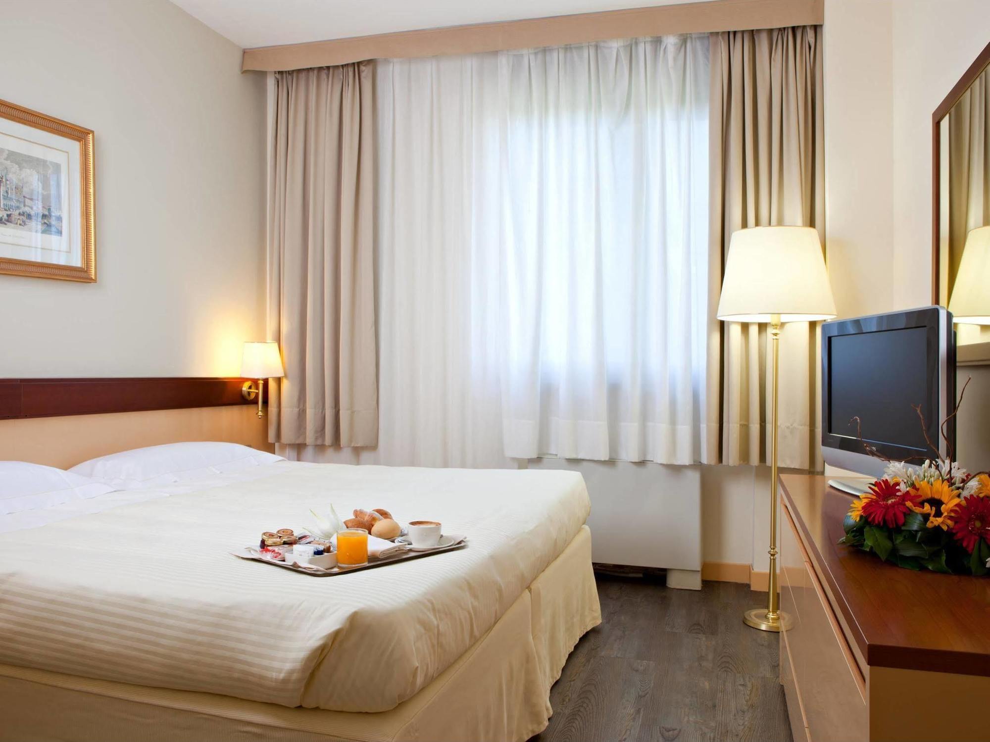 Unaway Hotel & Residence Quark Due Milano Buitenkant foto