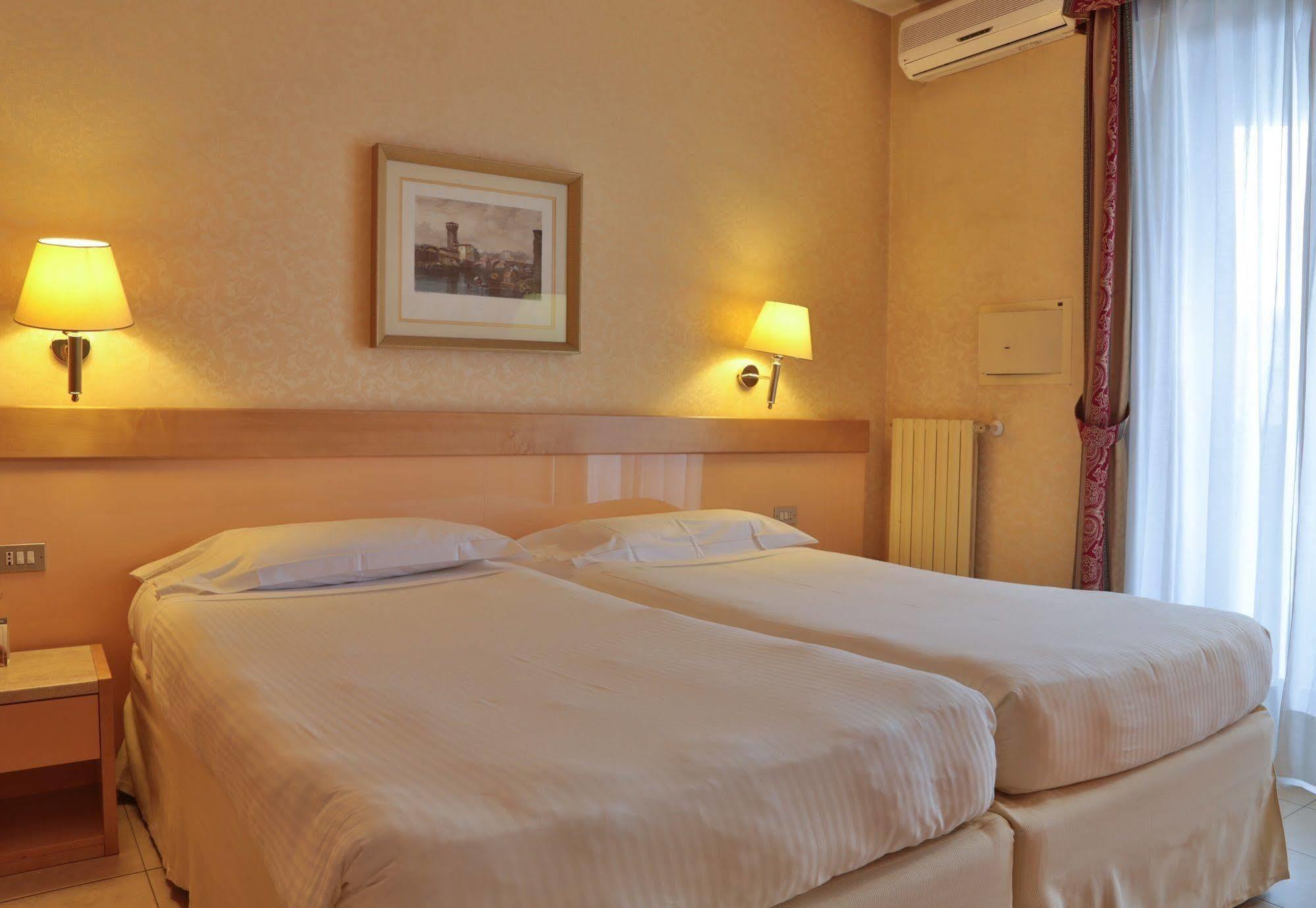 Unaway Hotel & Residence Quark Due Milano Buitenkant foto