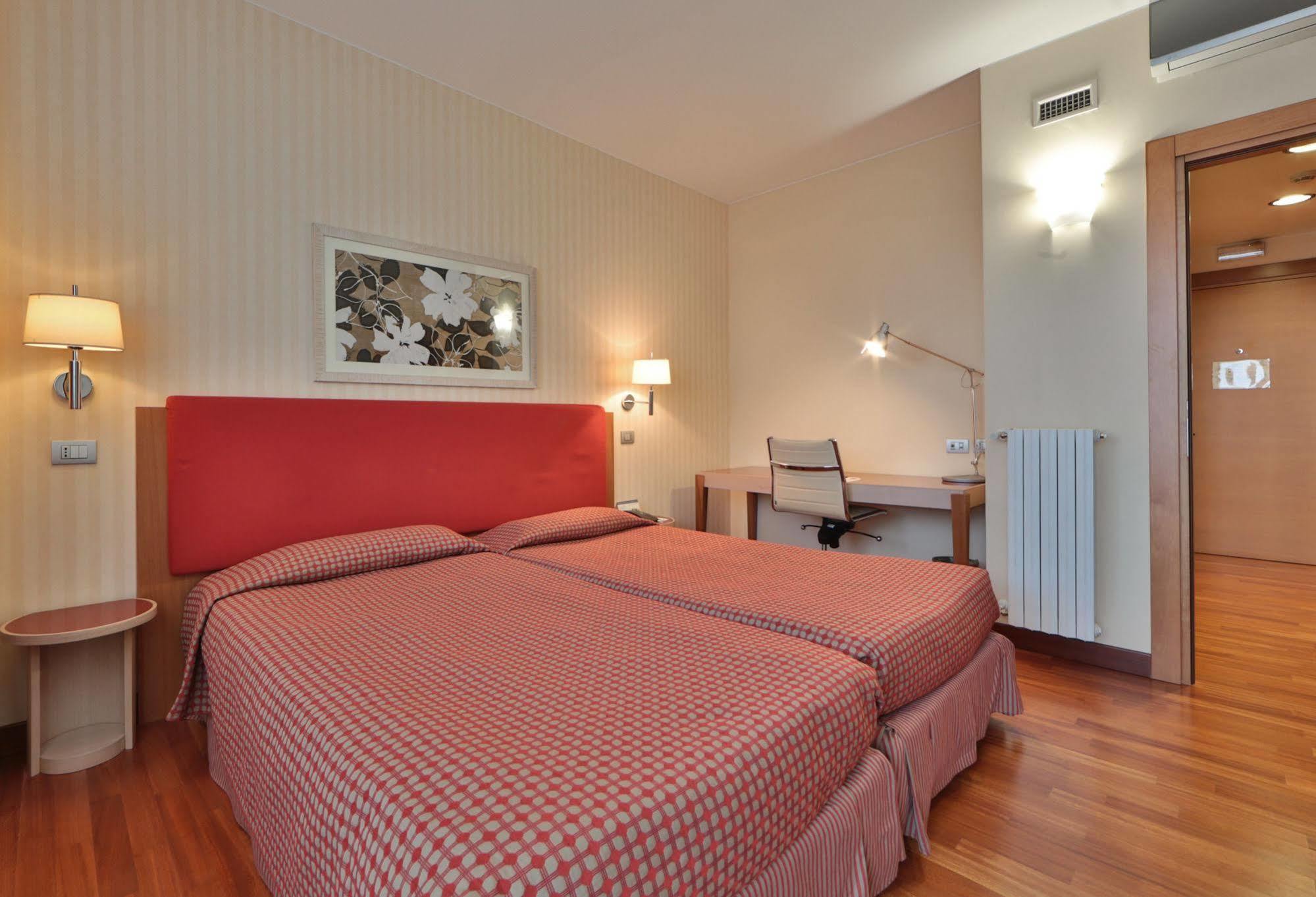 Unaway Hotel & Residence Quark Due Milano Buitenkant foto